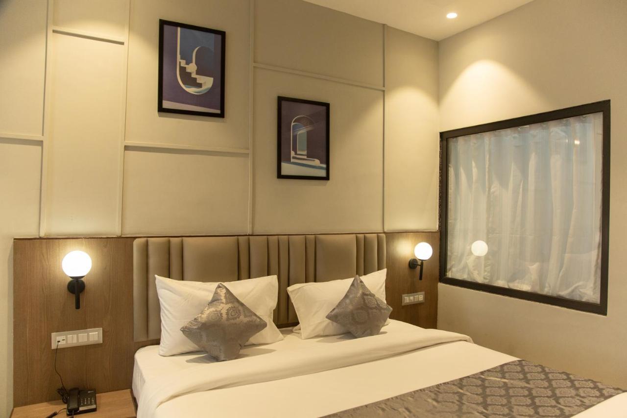 Hotel Westend Udaipur Buitenkant foto