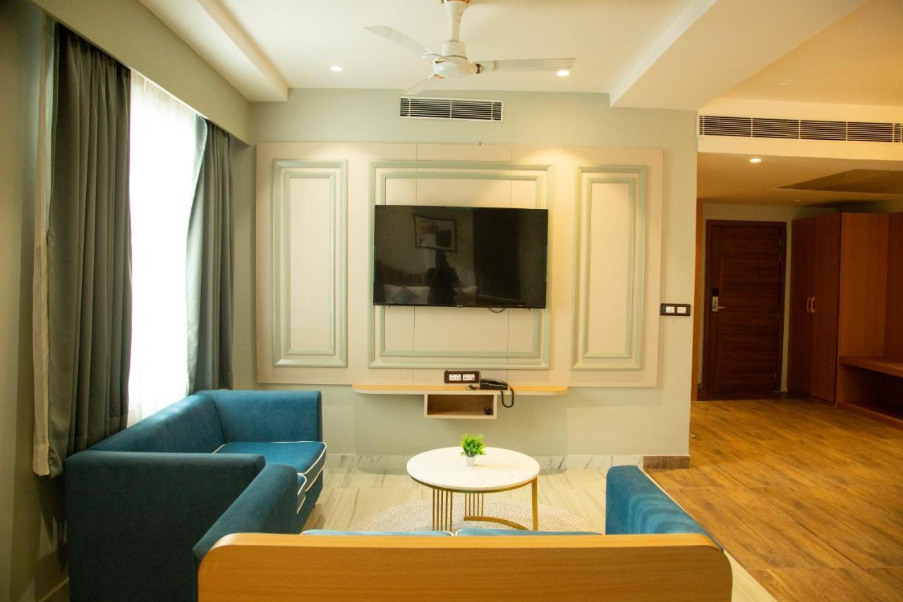 Hotel Westend Udaipur Buitenkant foto