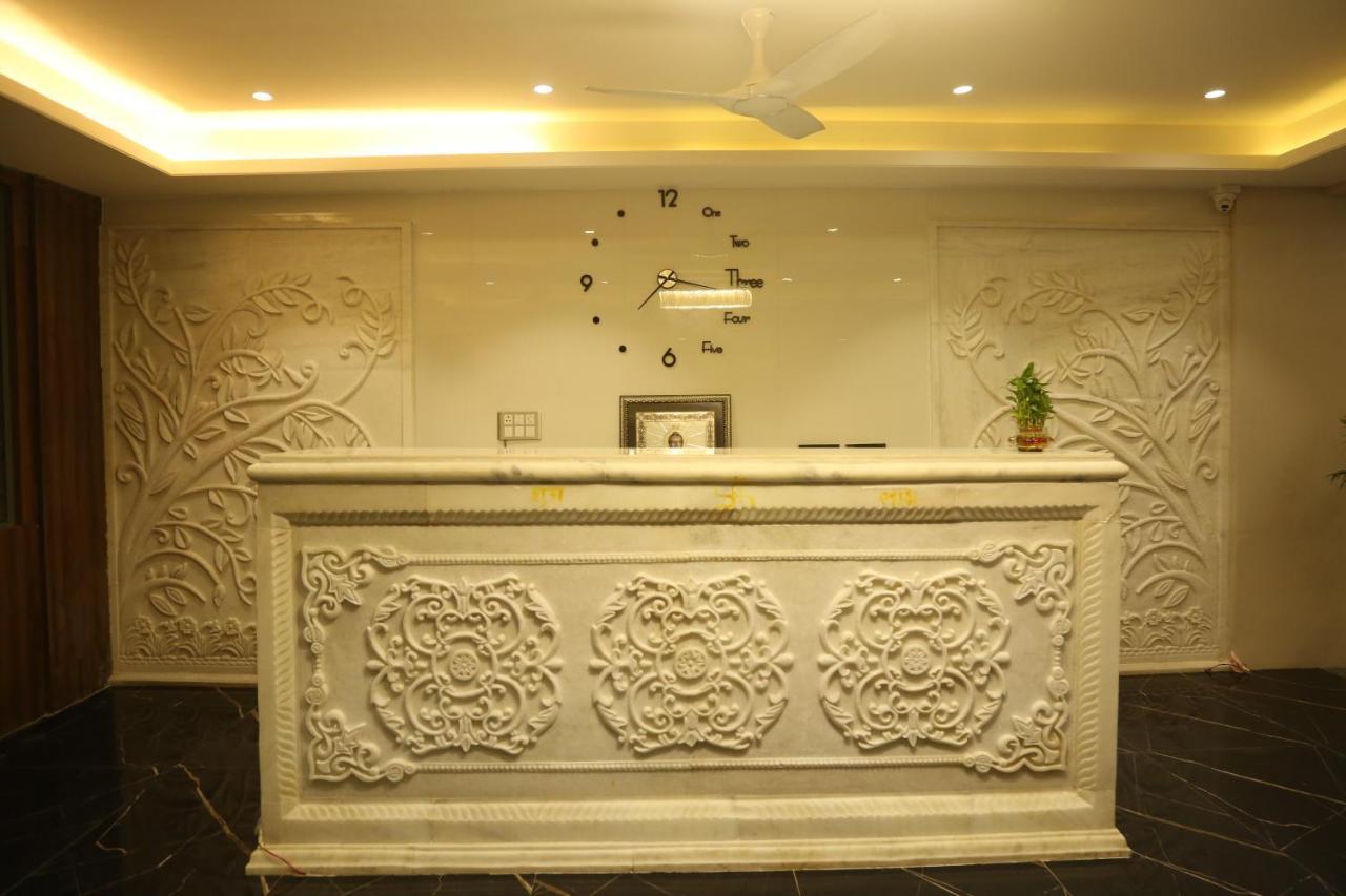 Hotel Westend Udaipur Buitenkant foto