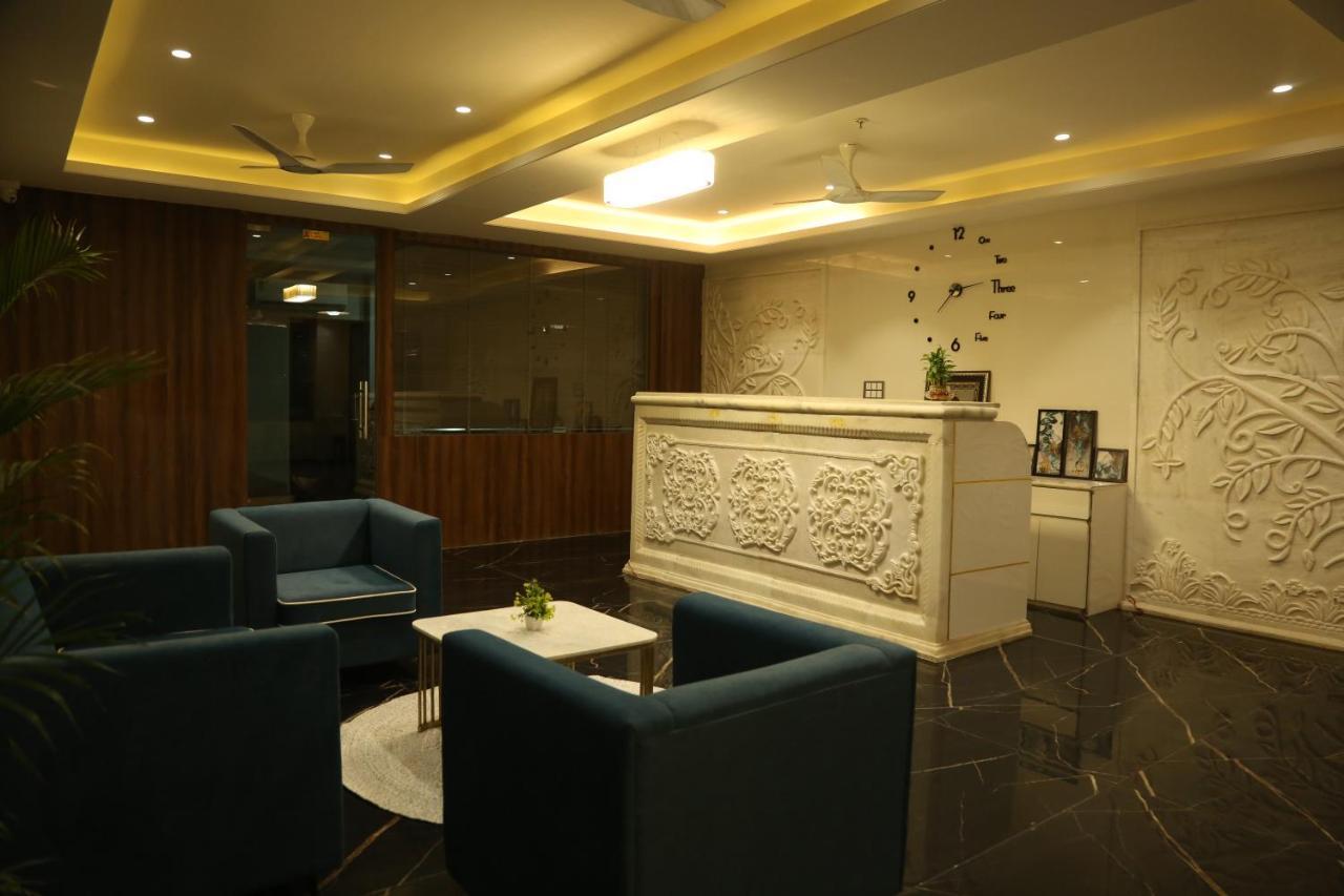 Hotel Westend Udaipur Buitenkant foto