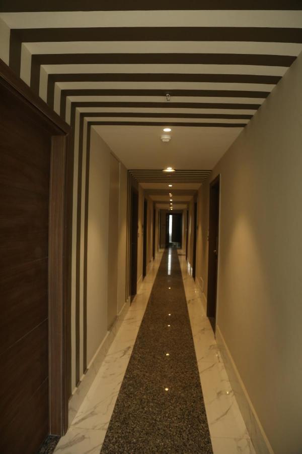 Hotel Westend Udaipur Buitenkant foto