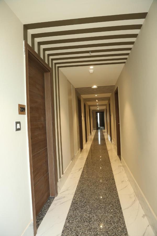 Hotel Westend Udaipur Buitenkant foto