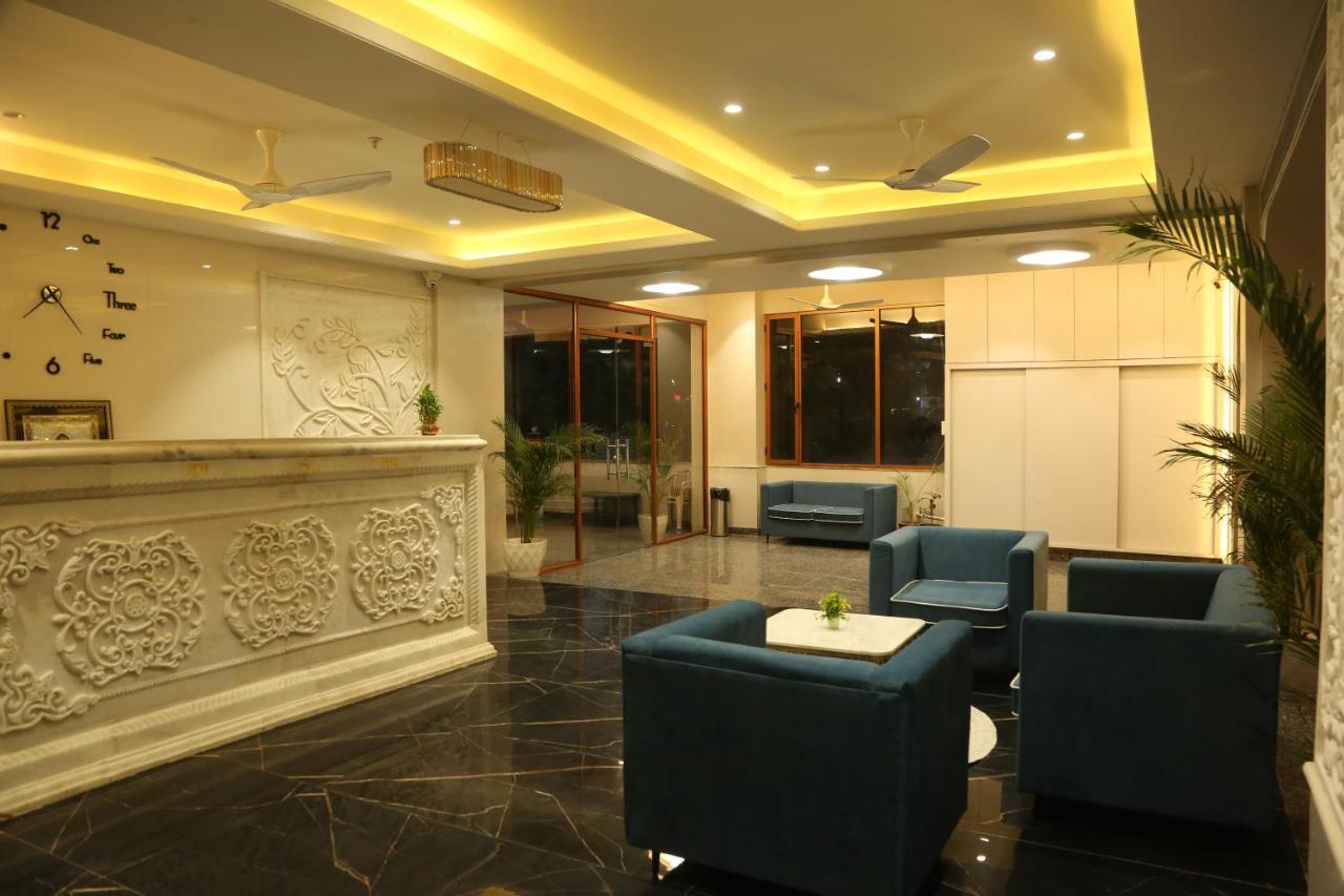 Hotel Westend Udaipur Buitenkant foto