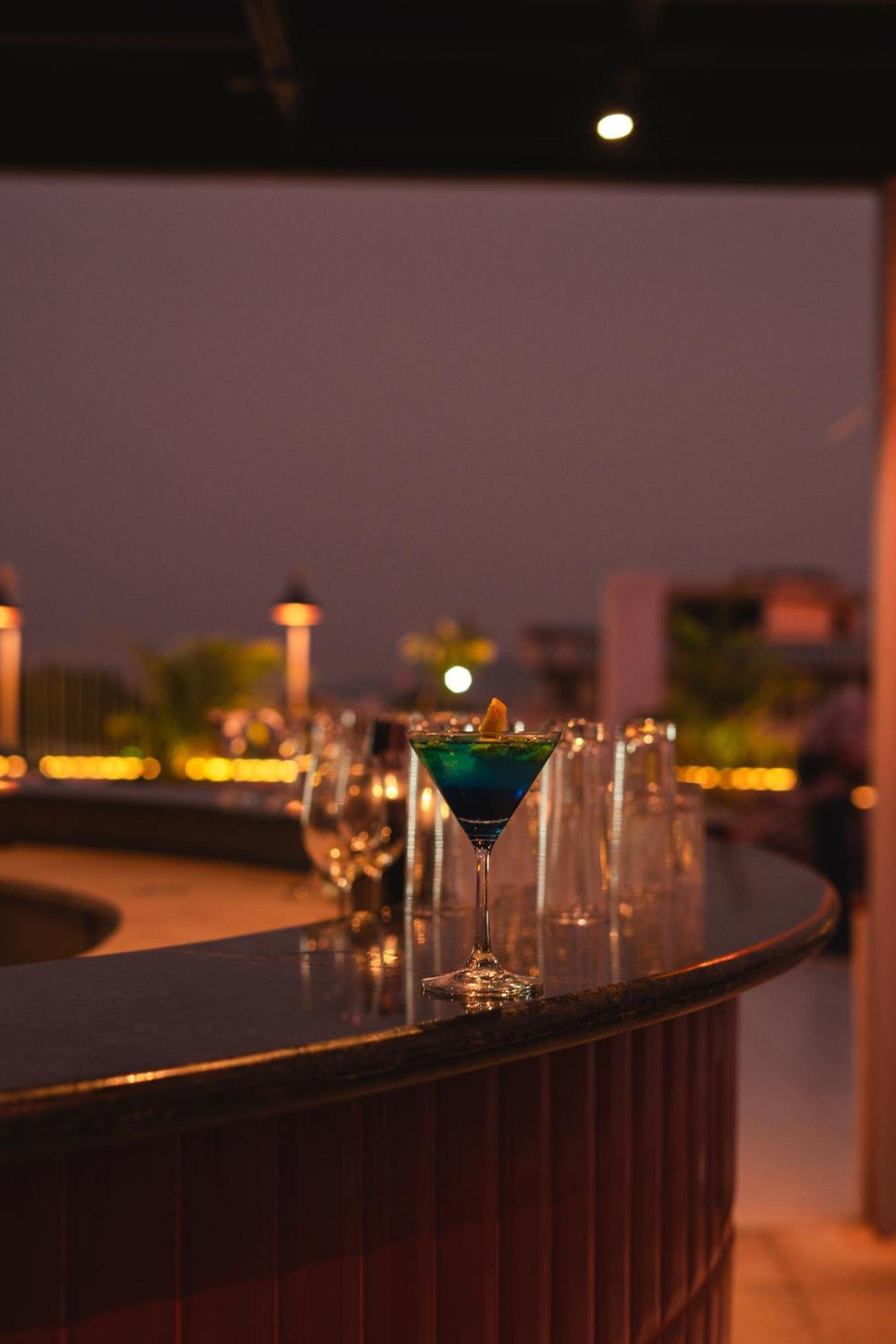 Hotel Westend Udaipur Buitenkant foto