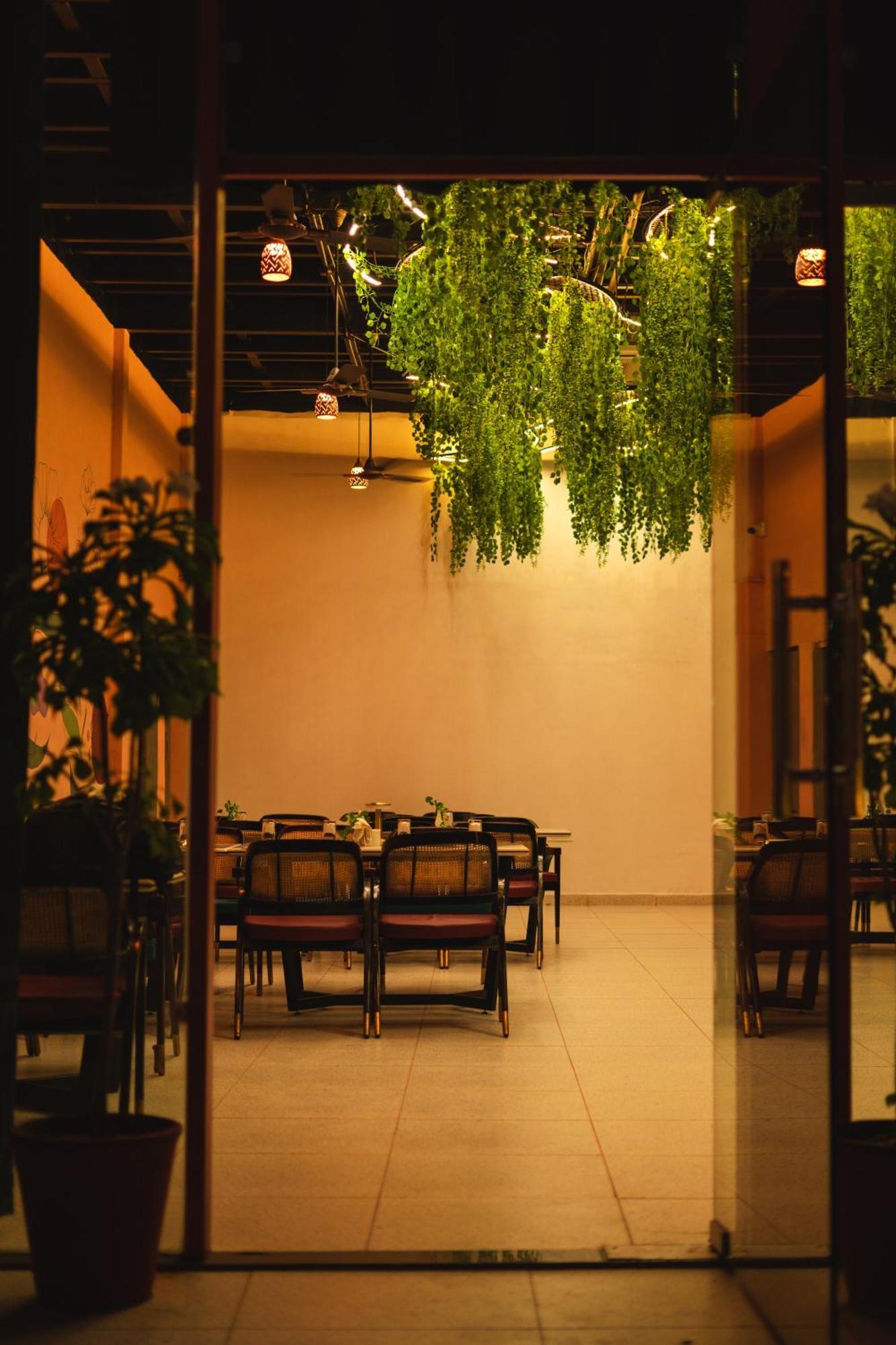 Hotel Westend Udaipur Buitenkant foto